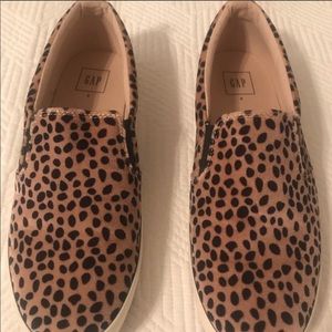 GAP cheetah slip on sneakers